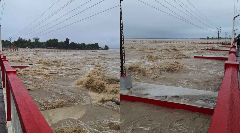 जलप्रलय की कगार पर बिहार, नेपाल ने छोड़ा 6 लाख क्यूसेक से ज्यादा पानी; अलर्ट जारी 1 InCollage 20240929 110843711