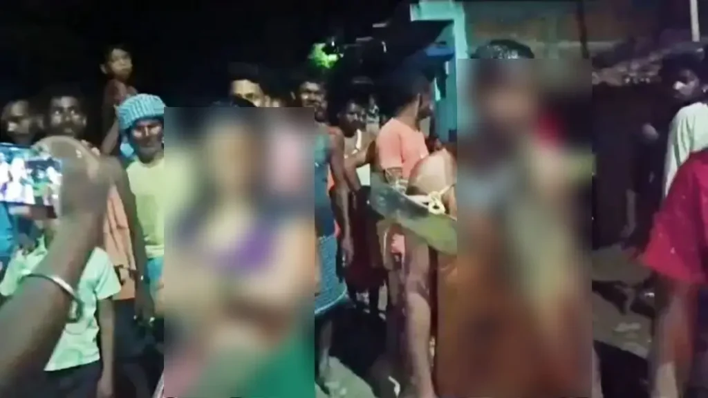 बिहार: प्रेमी संग फरार हो गई थी तीन बच्चों की मां, घर वापसी पर ग्रामीणों ने पति-पत्नी के कपड़े फाड़े, बाल काट चप्पल की माला पहना घुमाया 1 Picsart 24 09 04 22 17 21 934