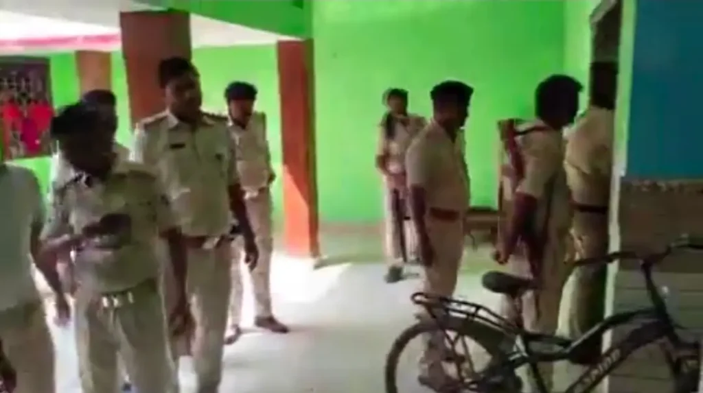 RJD उपाध्यक्ष बीमा भारती के घर की कुर्की जब्ती शुरू; गोपाल यादुका मर्डर केस में फरार है बेटा, पति अवधेश पहले कर चुका है सरेंडर 1 Picsart 24 09 20 14 50 49 943