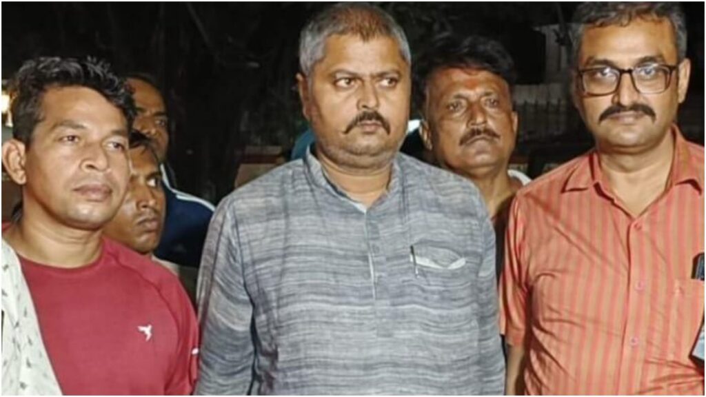 बिहार: निगरानी टीम ने दारोगा को रिश्वत लेते दबोचा, जमीन पर 144 की रिपोर्ट बनाने के लिए 11 हजार घूस ले रहा था 1 bihar news surveillance team arrested bihar police inspector to taking bribe in muzaffarpur 7cc4eb34c35fae65052f8e64c641b15f