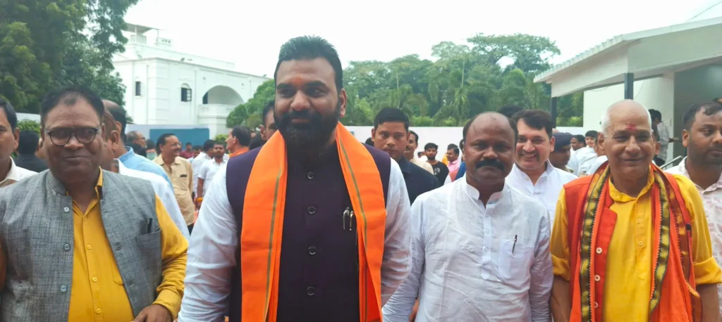 दोबारा डिप्टी सीएम नहीं बनना है भाई, माफ कर दो; नए बंगले में शिफ्ट होते ही सम्राट चौधरी का बयान 1 20241012 180447
