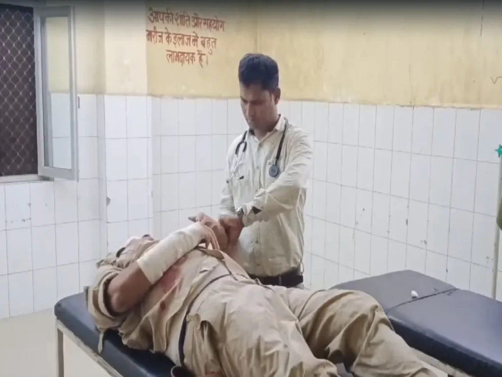 Bihar police personnel bus accident 29 injured 10 critical refer to district Hospital 2024 10 fccddb08a4580cc5c7805c9b073298e8