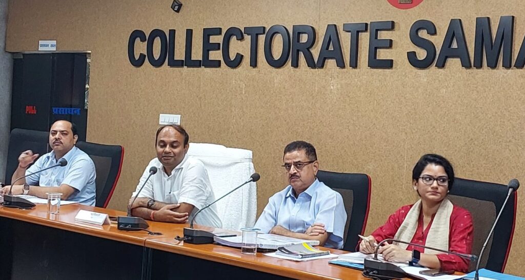 DM का सख्त निर्देश; ऑनलाइन दाखिल खारिज का मामला निर्धारित समय के अंदर अनिवार्य रूप से करें निष्पादित 1 IMG 20241007 WA0036