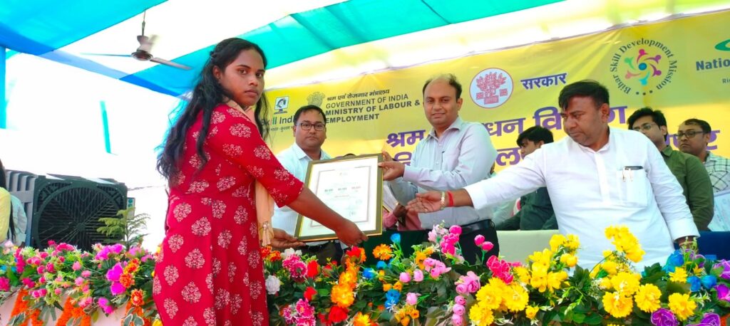 समस्तीपुर के होली मिशन स्कूल में नियोजन मेला आयोजन, 1025 अभ्यर्थी रोजगार के लिए चयनित 1 IMG 20241024 WA0037