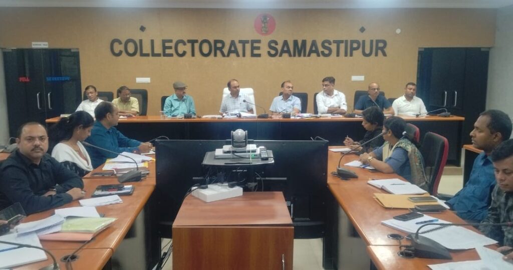 पैक्स चुनाव को लेकर DM ने की समीक्षा बैठक, अधिकारियों को दिये आवश्यक निर्देश 1 IMG 20241026 WA0029