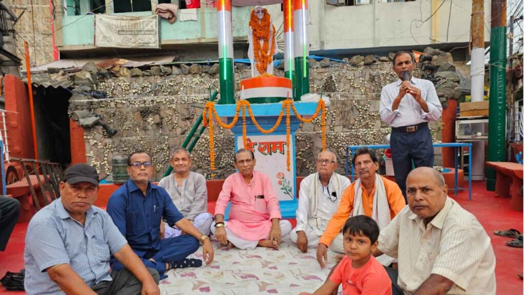 राष्ट्रपिता महात्मा गांधी और पूर्व प्रधानमंत्री लालबहादुर शास्त्री की जयंती समारोह पूर्वक मनायी गयी 1 Picsart 24 10 02 22 07 20 642