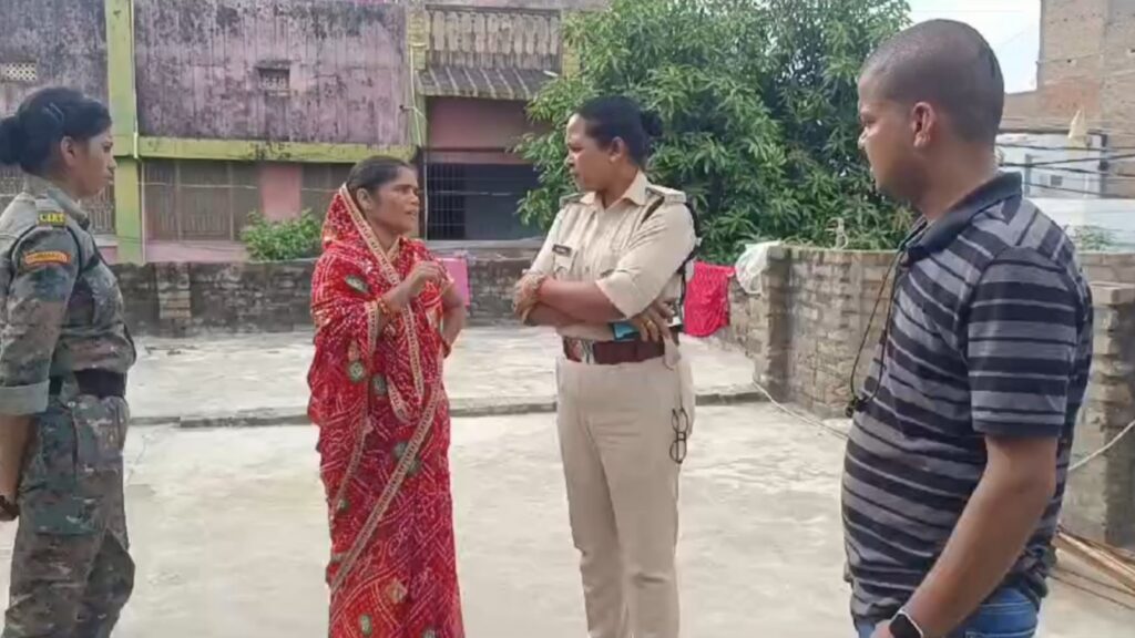 समस्तीपुर: महंगे स्मार्टफोन खरीदने पर माँ ने लगाई फटकार तो बेटी ने फंदे से लटक जीवन-लीला की समाप्त 1 Picsart 24 10 03 21 49 13 084