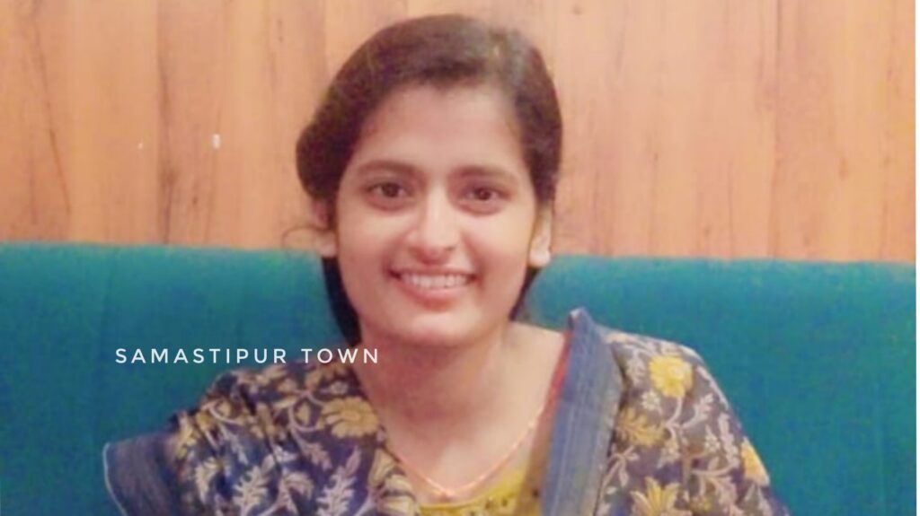 समस्तीपुर: घर से विद्यालय के लिये निकली BPSC शिक्षिका हुई गायब, पिता ने पुलिस से लगायी मदद की गुहार 1 Picsart 24 10 16 23 06 28 592