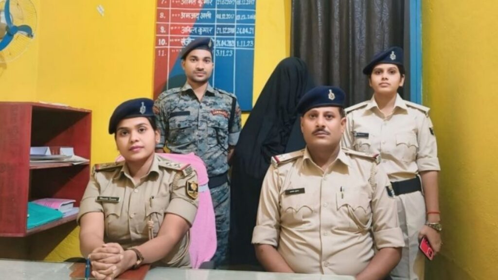 कई कांडों में फरार चल रहा इनामी शराब कारोबारी लालबाबू चढ़ा समस्तीपुर पुलिस के हत्थे 1 Picsart 24 10 26 07 52 21 342