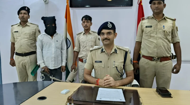 समस्तीपुर का कुख्यात अपराधी संजय सहनी वैशाली से गिरफ्तार, वाहन जांच के दौरान 25 हजार के इनामी को दबोचा 1 20241109 054212