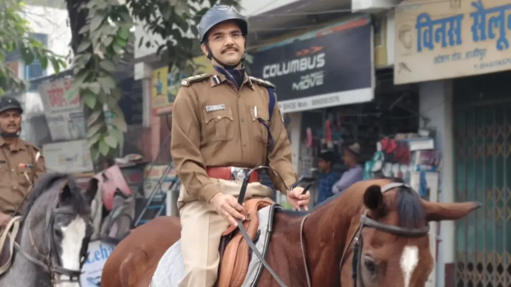 बिहार में पुलिसवाले जब्त शराब को पी रहे और बेच रहे, SP ने दरोगा समेत सात पुलिसकर्मियों को किया गिरफ्तार 1 20241118 150135