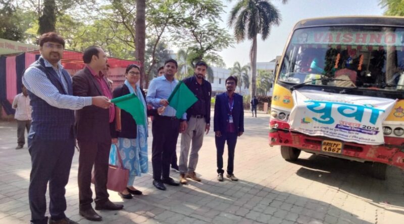 राज्य स्तरीय युवा महोत्सव में भाग लेने के लिए समस्तीपुर से प्रतिभागियों को किया गया रवाना 1 20241129 183343