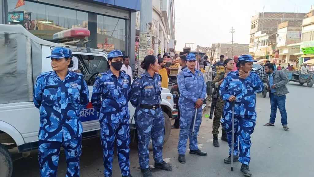 चिराग पासवान और आनंद मोहन के समर्थकों में सड़क पर भिड़ंत ! पुतला दहन और भारी हंगामा, बड़ी संख्या में पुलिस ने संभाला मोर्चा 1 30 11 2024 29she 20 29112024 325