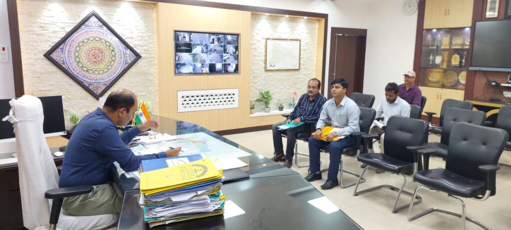 मुख्य सचिव के साथ होने वाली बैठक से पहले संबंधित विभागों के साथ समस्तीपुर DM ने की समीक्षा बैठक 1 IMG 20241109 WA0054