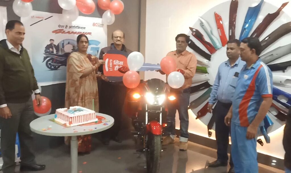 समस्तीपुर के 'शिवा हीरो' में स्मार्ट लुक और एडवांस फीचर्स के साथ लॉन्च हुआ नया 'ग्लैमर' 1 IMG 20241127 WA0062