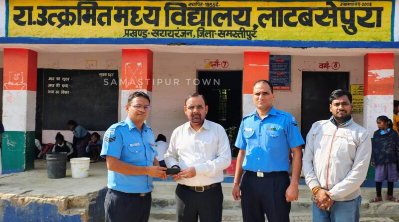 भारतीय वायुसेना के तत्वावधान में कैरियर काउंसलिंग एवं जागरूकता अभियान का आयोजन 1 IMG 20241130 WA0061