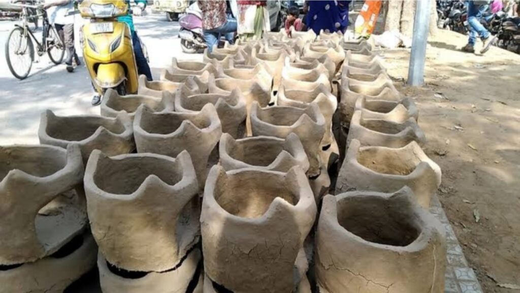 समस्तीपुर में छठ का चूल्हा बनाने के लिए मिट्टी काटने के दौरान घंसना में दबने से महिला समेत चार जख्मी, एक की हालत गंभीर 1 Picsart 24 11 02 14 05 58 079