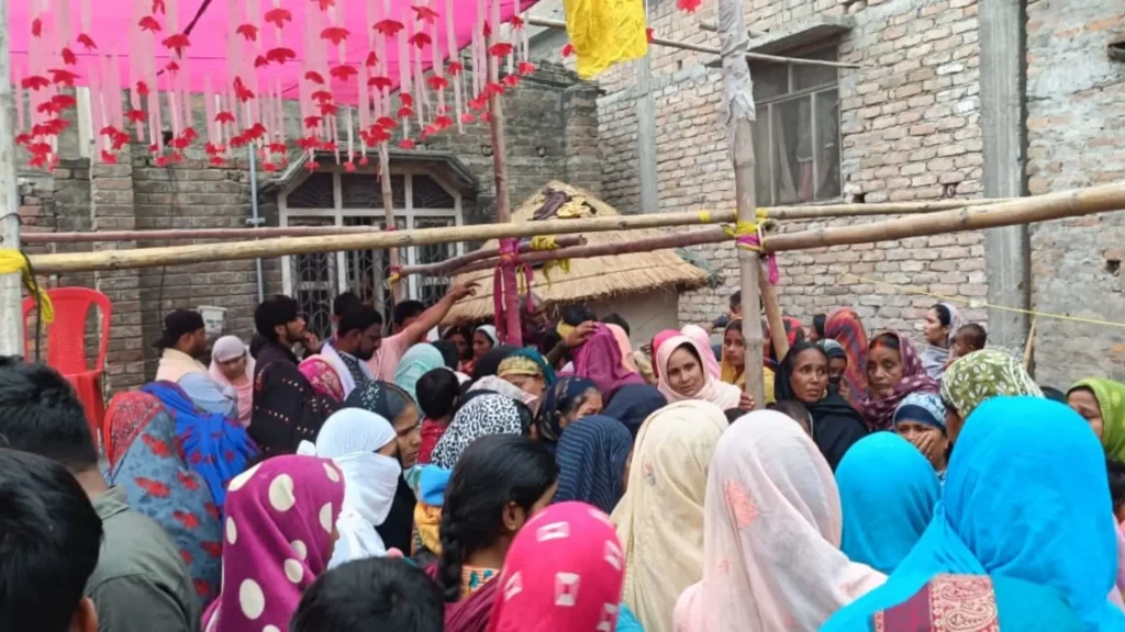 बिहार: बहन की शादी के दिन भाई की चाकू गोदकर हत्या, घर की खुशी बदली मातम में; जानें मामला 1 bettiah crime brother stabbed to death on sisters wedding day happiness of house turned into mour 47c47afce6cb70ef19fe5c4ca7a16b9f