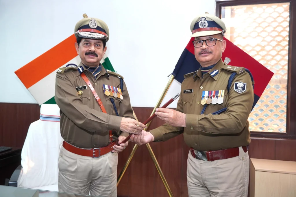 बिहार के नए डीजीपी विनय कुमार ने कुर्सी संभालते ही भरी हुंकार, अपराधियों के खिलाफ ऐक्शन का रोडमैप तैयार 1 20241214 191119