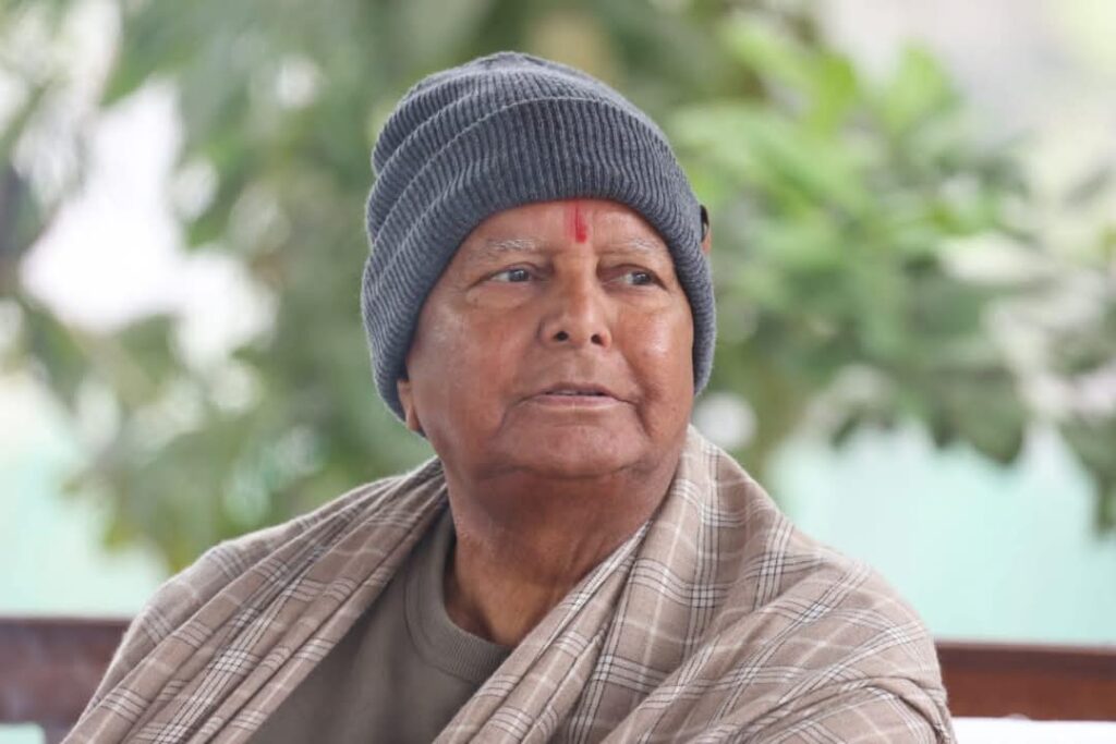मुझे जोकर, गंवार कहा... अब तक सामंती ताकतों से लड़ रहा; आरएसएस-बीजेपी पर बरसे लालू यादव 1 FB IMG 1734975791503