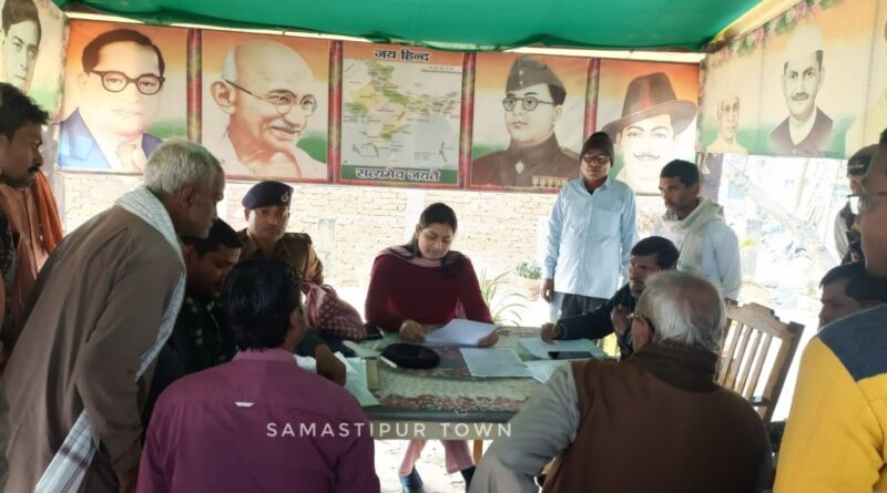 सरायरंजन थाना परिसर में जनता दरबार के दौरान चार मामलों का हुआ निष्पादन 1 IMG 20241221 WA0106