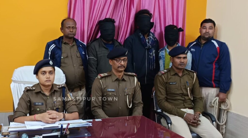 समस्तीपुर: भाभी की अश्लील तस्वीरें वायरल करने पर बड़े भाई ने दी सजा, शूटरों को 2 लाख की सुपारी देकर छोटे भाई को मरवाया 1 IMG 20241228 WA0043