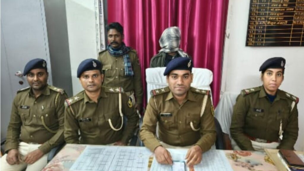मवेशी एवं वाहन चोर गिरोह के सरगना को समस्तीपुर पुलिस ने किया गिरफ्तार, कई कांडों में चल रहा था वांछित 1 Picsart 24 12 28 20 12 58 427