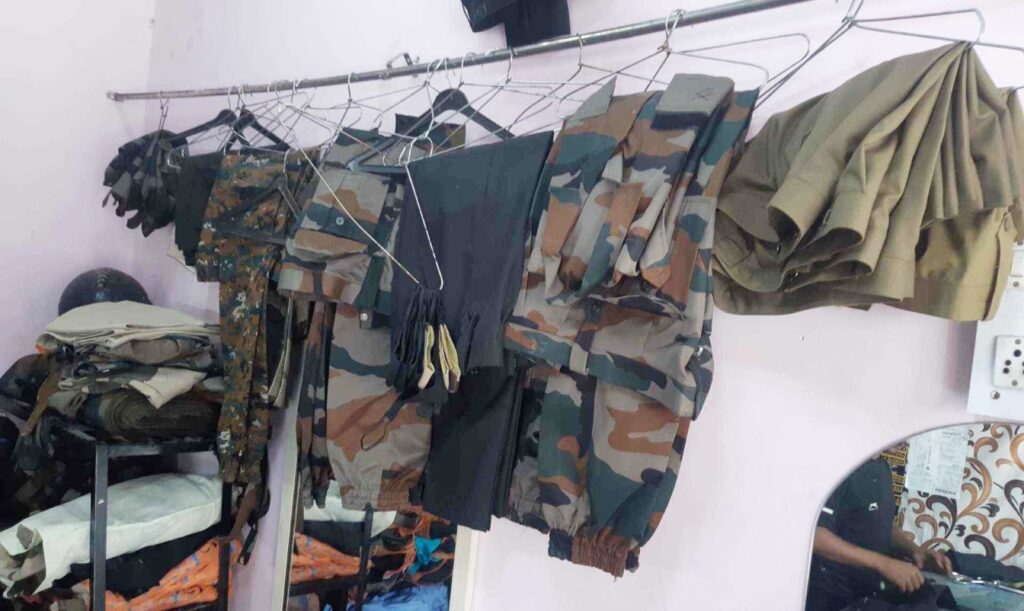 समस्तीपुर में आर्मी का ड्रेस सिलवाने का झांसा देकर टेलर मास्टर का साइबर बदमाशों ने उड़ाया 1 लाख 45 हजार रुपये 1 army tailor deolali nashik tailors xgka3m16fl