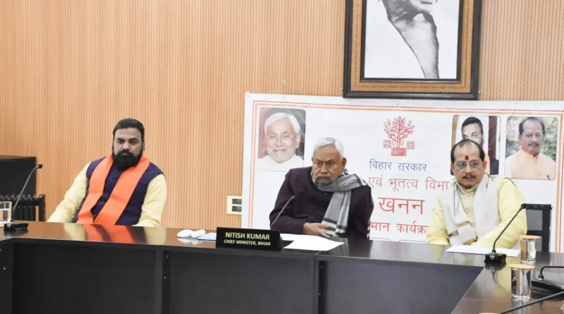 24 लोगों को मिला ईनाम: अवैध बालू लदे ट्रैक्टर की जानकारी देने पर 5000, ट्रक पर 10 हजार मिले 1 20250102 140017