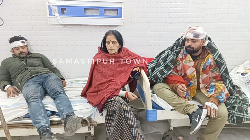 समस्तीपुर आदर्श नगर मुहल्ले में अपने घर के पीछे नशापान करने से रोका तो बदमाशों ने दो भाइयों को मारपीट कर किया जख्मी, फायरिंग ! 1 IMG 20250109 WA0115