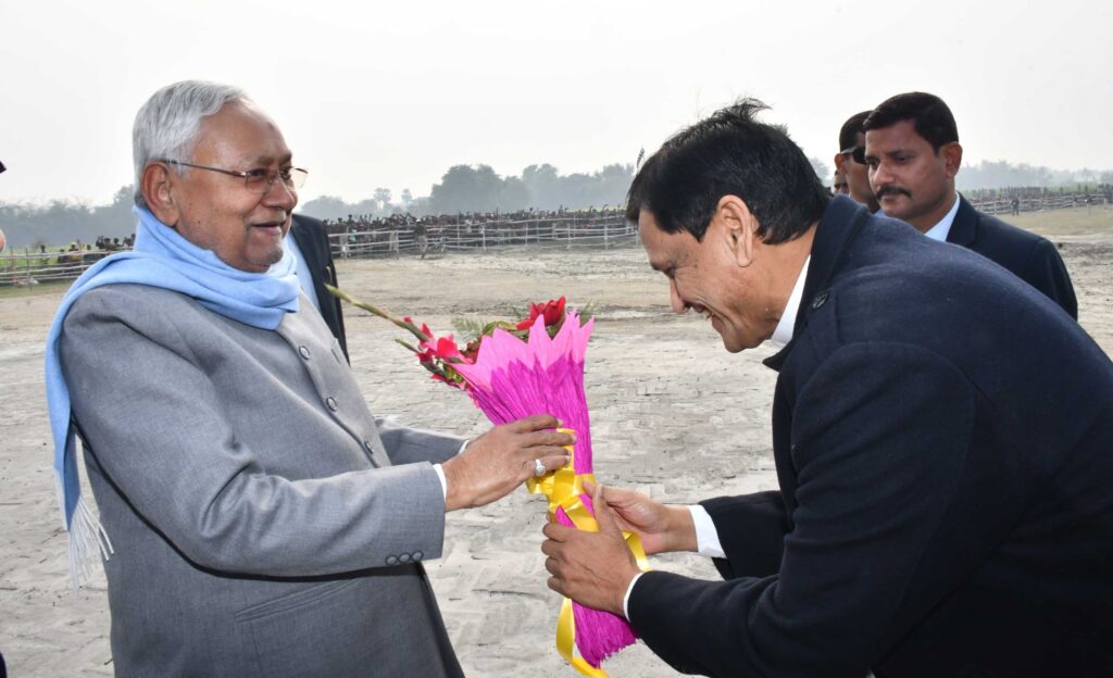नित्यानंद राय ने उजियारपुर लोकसभा से संबंधित समस्याओं के समाधान को लेकर मुख्यमंत्री नीतीश कुमार को सौंपा ज्ञापन 1 IMG 20250113 WA0048