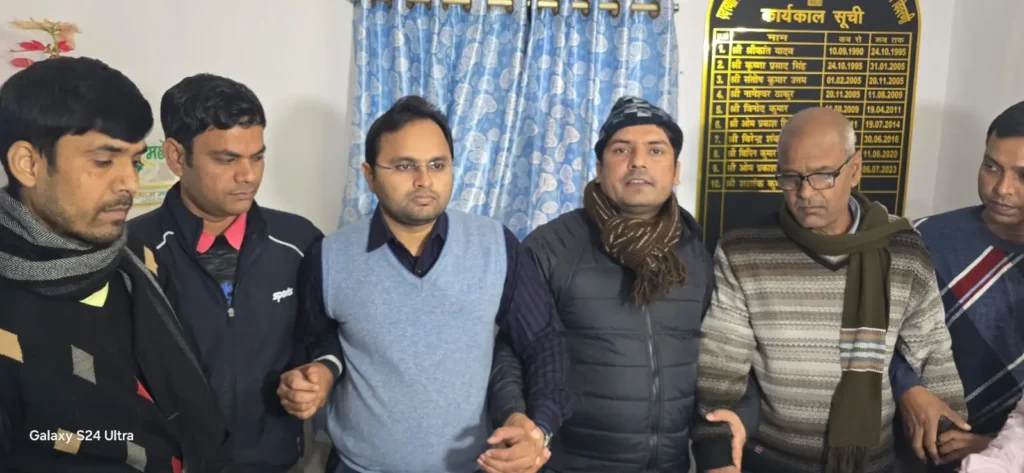 बिहार: वेतन जारी करने के लिए 7 हजार घूस लेते रंगे हाथ गिरफ्तार हुआ सहायक उद्यान निदेशक 1 IMG 20250117 WA0006