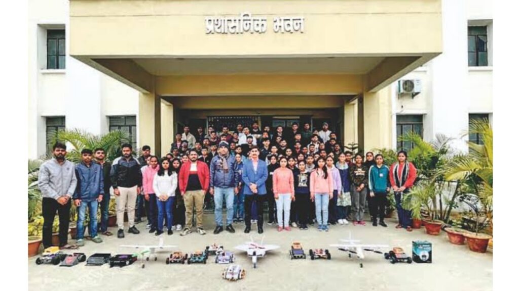 समस्तीपुर इंजीनियरिंग कॉलेज के छात्र IIT खड़गपुर के लिए हुए रवाना 1 Picsart 25 01 17 09 22 41 587