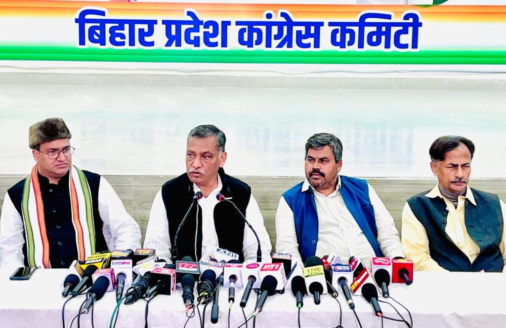 कांग्रेस पिछलग्गू नहीं, अंडरएस्टीमेट करने वाला मूर्ख; राहुल के बिहार दौरे से पहले बोले अखिलेश 1 20250204 211200