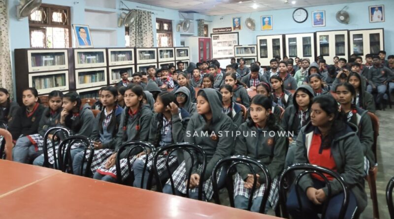 समस्तीपुर केंद्रीय विद्यालय में परीक्षा पे चर्चा कार्यक्रम का आयोजन, 8वीं कक्षा के बच्चों ने सुनी PM मोदी की बातें 1 20250211 000007