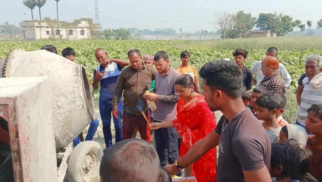 नगर पंचायत सरायरंजन की अध्यक्ष ने पीसीसी सड़क का किया शिलान्यास 1 FB IMG 1739588129505
