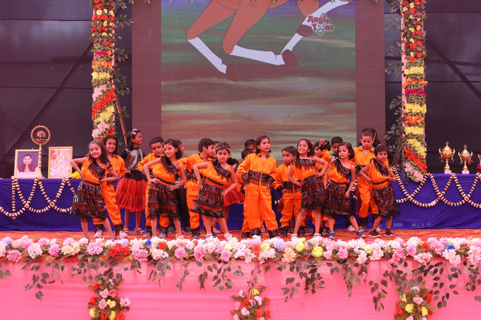 समस्तीपुर के प्रतिष्ठित शिक्षण संस्थान होली मिशन हाई स्कूल ने धूमधाम से मनाया अपना 38वाँ वार्षिकोत्सव समारोह 2 IMG 20250214 WA0051