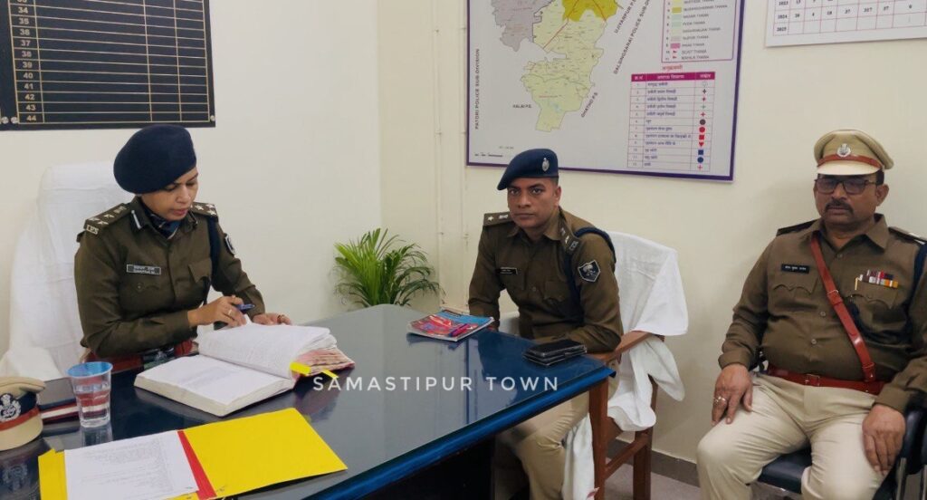 DIG स्वप्ना गौतम मेश्राम पहुंची समस्तीपुर, सदर-1 SDPO कार्यालय का कर रही है निरीक्षण 1 IMG 20250211 125225 470