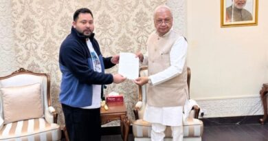 tejashwi yadav met governor 1024x683 1