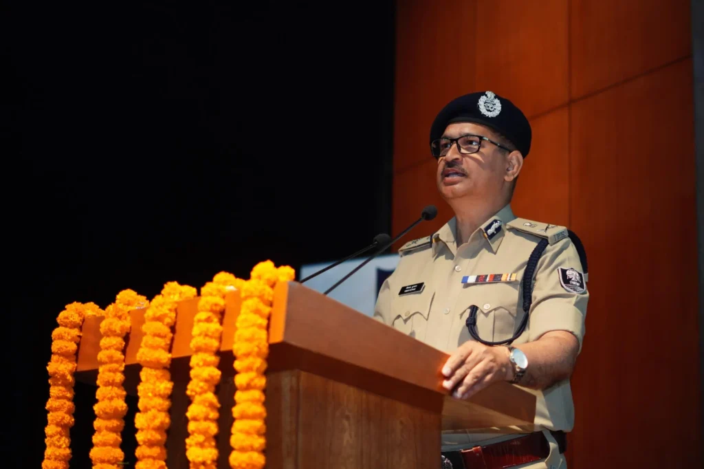 'जब बुढ़ापे में पिता अश्लील डांस देखेंगे तो बच्चे दुष्कर्मी बनेंगे', बिहार डीजीपी का बड़ा बयान 1 20250319 161421