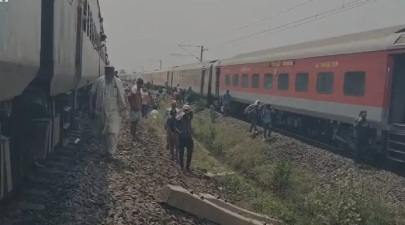 बड़ा रेल हादसा, कामाख्या एक्सप्रेस के 11 AC डिब्बे ओडिशा में बेपटरी; बिहार के 243 यात्री ट्रेन में 1 30 03 2025 rail accident 23908662 151435984