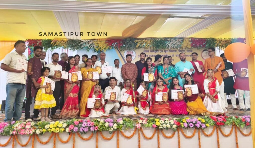 धूमधाम से मनाया गया खुदनेश्वर धाम महोत्सव समारोह, संगीत एवं नृत्य से श्रोता भाव विभोर 1 IMG 20250313 WA0002