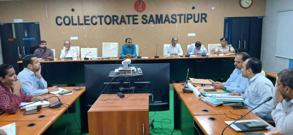 केवल धाम में लगने वाले राजकीय मेले के तैयारियों की DM ने की समीक्षा, दिये कई निर्देश 1 IMG 20250328 WA0006