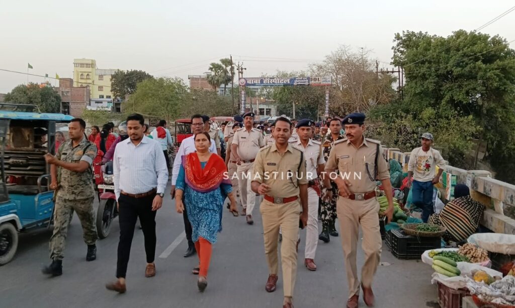 दलसिंहसराय में ईद को लेकर निकाला गया फ्लैग मार्च, सुबह नमाज के समय बड़ी वाहन विद्यापति और IB रोड नहीं जायेगी 1 IMG 20250329 WA0234