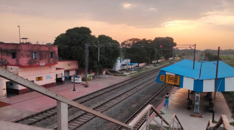 मुजफ्फरपुर-समस्तीपुर रेलखंड पर ट्रेन के पहिये से अचानक निकलने लगा धुआं, यात्रियों में मचा हड़कंप, टला बड़ा हादसा 1 Screenshot 20250312 162802 UC Browser