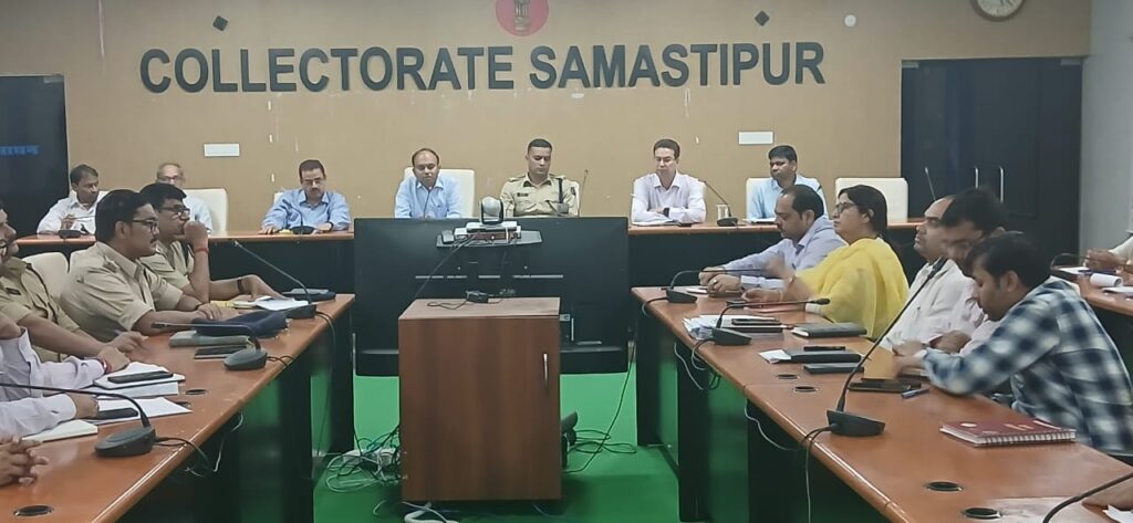 आगामी त्योहारों को लेकर DM और SP ने की संयुक्त बैठक, अधिकारियों को दिये कई दिशानिर्देश 1 IMG 20250401 WA0045
