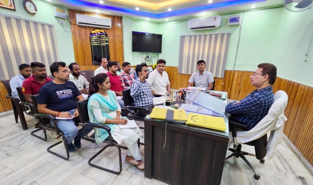नगर आयुक्त ने चैती छठ को लेकर की समीक्षा बैठक, आज संध्या अर्ध के दौरान रहेगी विशेष व्यवस्था 1 IMG 20250403 WA0003