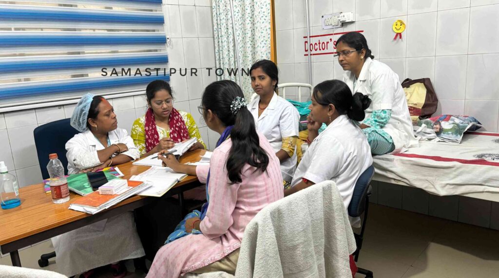मातृ एवं नवजात देखभाल इकाई को सशक्त बनाने के लिए समस्तीपुर सदर अस्पताल में विशेष प्रशिक्षण का आयोजन 1 IMG 20250404 WA0100