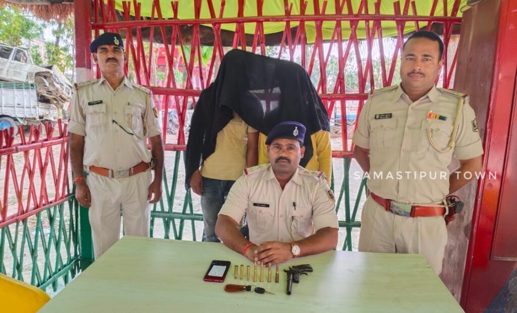 बिथान में कट्टा, चार जिंदा कारतूस एवं तीन खोखा के साथ दो बदमाश गिरफ्तार 1 IMG 20250411 WA0105
