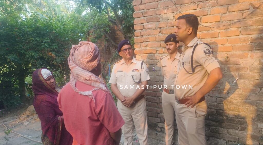 सरायरंजन में भूमि विवाद को लेकर हुए एसिड अटैक मामले की जांच के लिये पहुंचे एसपी 1 IMG 20250419 WA0060